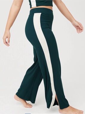 NWOT OFFLINE By Aerie Thumbs Up Heavyweight Ribbed Wide Leg Pant